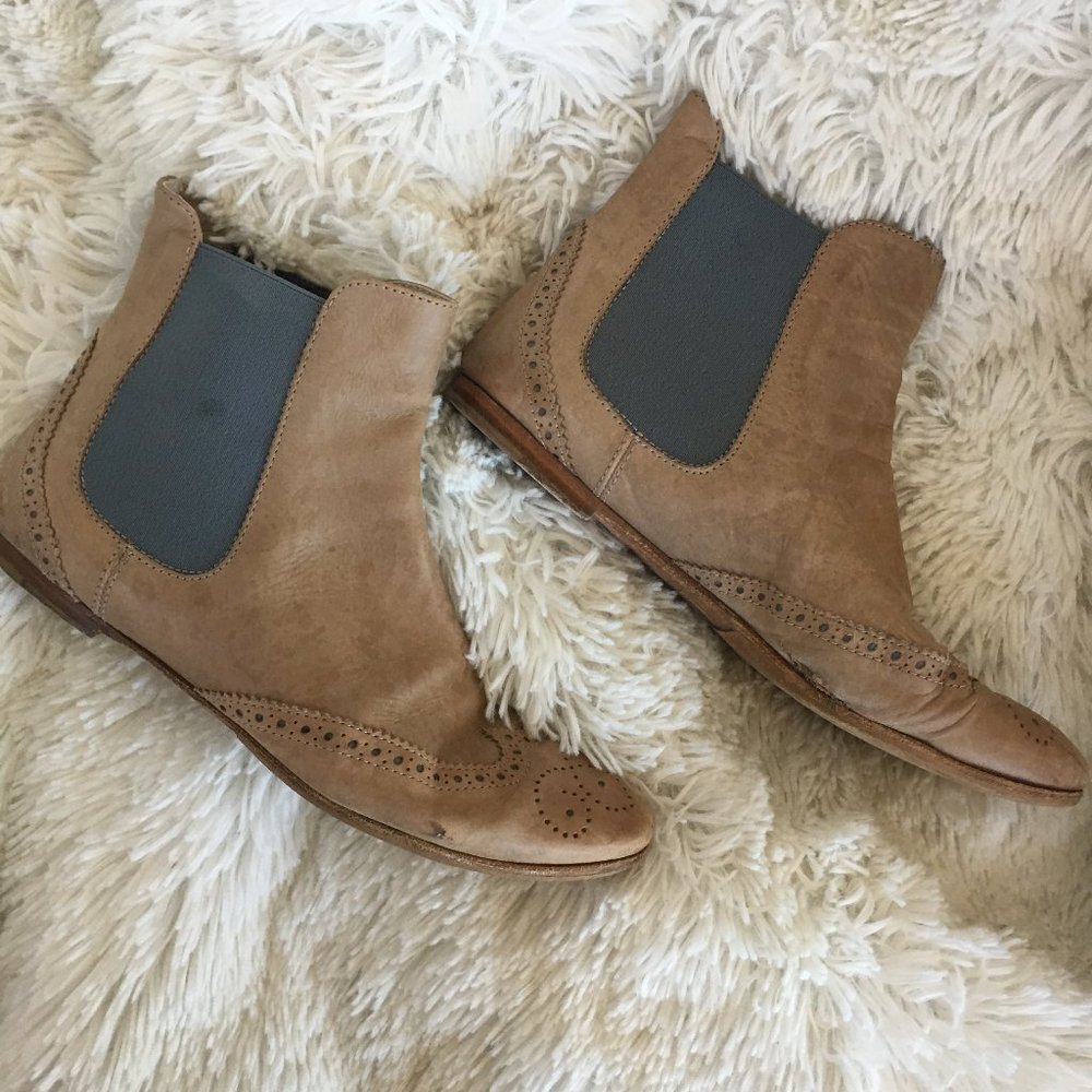 Attilio Giusti Leombruni Chelsea Brogue Booties